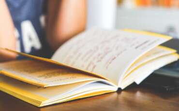 El programa de comprensión lectora llega a Fundación Nueva Generación y cambia vidas en Barraza